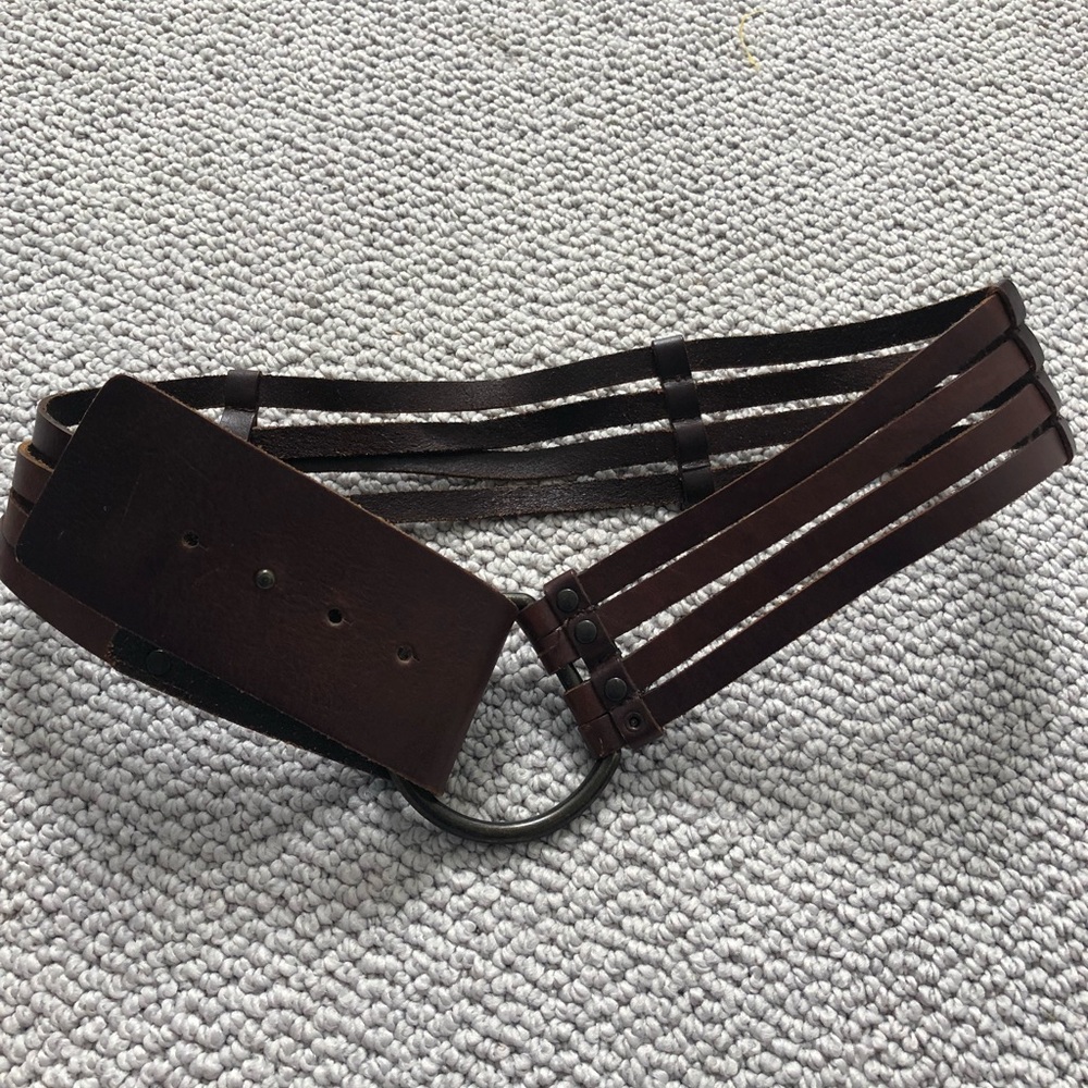 BCBG cognac leather belt | size small